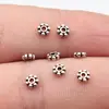 Diâmetro do furo aprox. 4,2x4,2x1,5mm. 1,2 mm 0,09 g Cor de prata antiga Contas espaçadoras