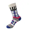 Calcetines casuales de algodón con patrón geométrico funcional transfronterizo cuidadosamente seleccionados, calcetines de media pantorrilla modernos y cómodos para hombre