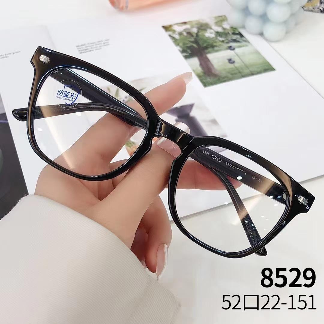 8529 (3)