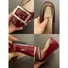 Zapatos Individuales Elegantes con Hebilla Cuadrada de Metal, Puntera Cuadrada de Charol, Transpirables de Temperamento Poco Profundo, Zapatos de Commuter con Aumento Interior, Zapatos Pequeños de Cuero