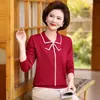 Roupa de Outono para Mãe de Meia-idade Suéter de Tricô Estiloso 2026 Novo Estilo Roupa para Mulheres de Meia-idade e Idosas Manga Longa Camiseta Camada Base