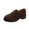 Mocassins de Salto Grosso com Detalhe de Moeda Dourada para Mulheres 2025 Novo Estilo Britânico Sola Grossa Slip-on Sola Macia Sapatos Pequenos de Couro Que Não Cansam os Pés