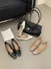Sapatos Mary Jane de bico quadrado com fivela, sapatos femininos baixos e rasos sem cadarço, mocassins de couro macio para o trabalho, estilo 2026