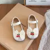 Zapatos de Cuero para Niñas 2026 Primavera/Verano Nuevos Zapatos Infantiles Zapatos de Princesa para Niñas Suela Suave Mocasines Elegantes Zapatos de Una Sola Pieza Modernos
