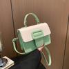 Moda de costura estilo coreano este año popular bolso cuadrado pequeño nuevo 2024 bolso de mujer moda color de contraste bolso de mensajero bolso de hombro para ir al trabajo