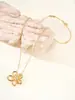 Nuevo Exquisito Collar de Flores para Mujer, Cadena para Clavícula Anillo de Pétalo Hueco Perla Dorada en V, Collar Versión Simple de Alta Gama