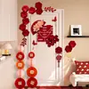 Decoraciones de personaje "Doble Felicidad" aterciopeladas para dormitorios, marcos de puerta de habitación de bodas y puertas de armarios, con arreglos florales de boda y flores artificiales
