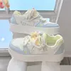 Zapatillas de moda estilo Chanel para mujer, nueva colección otoño 2026, diseño moderno y único, zapatos blancos versátiles y ligeros para estudiantes
