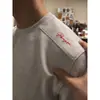 Moletom Cinza Claro Bordado com Etiqueta Vermelha em Colmeia para Homens, Camiseta de Manga Longa com Textura Waffle para Outono e Inverno, Camiseta Básica Camada Interna