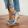 Sandalias de suela gruesa para comercio exterior, punta redonda con tacón de cuña de moda, 2026 talla grande, zapatos versátiles para mujer, estilo versátil europeo y americano de verano