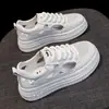 Tenis Blancos con Suela Gruesa y Calados para Mujer, Nuevo Estilo Verano 2026, Sandalias Deportivas Transpirables con Cordones, Zuecos Casuales Versátiles