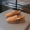 Sapatos Casuais Simples de Couro Camurça Estilo Britânico para Meninas 2026 Primavera e Outono Novos Mocassins com Solas Macias Mocassins Estilo Britânico