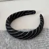 Diadema de Punto Rayada Estilo Coreano de Ala Ancha para Mujer, de Gama Alta, Versátil y Elegante para Salidas Diarias y Broches para el Cabello