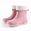 Botas de Lluvia Cortas Ligeras para Mujer KuangJie 2026 Nuevo de Verano Impermeables Antideslizantes Zapatos de Goma para Cocina Zapatos de Agua para Adultos