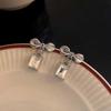 Pendientes de plata 925 con forma de lazo y diamantes cuadrados, pequeños pendientes estilo retro francés, diseño moderno, pendientes de gran sentido.