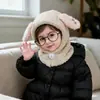 Chapéu de Inverno Infantil com Cachecol de Pelúcia Integrado para Meninos e Meninas, Chapéu Fofo e Super Fofo para Exterior, Acolchoado Quente com Proteção para as Orelhas