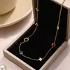 Collar con Diamantes de Color Trébol de Cuatro Hojas de Lujo Ligero de Nicho para Mujer Cadena de Clavícula Nueva de Alta Gama 2025