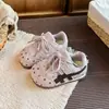 Zapatos para caminar de bebé, zapatos para niñas, nueva colección primavera/otoño 2026, zapatos para bebé de suela blanda, zapatos de lunares para niñas con cierres de velcro, tenis para niños pequeños