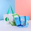 Bolsa Tejida de Regalo Compuesta Impresa de PP Bolso de Mensajero Laminado Impreso Bolso de Mano Tejido de Compras con Dibujos Animados Creativos