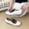 2026 Novos Sapatos Femininos Mary Jane Quadrados com Tiras Cruzadas Versáteis Baixos com Salto Interno Oculto Estilo Ballet Flats