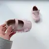 Sapatilha Infantil Feminina Estilo Princesa Primavera e Outono Multicor Fashionable com Acabamento em Renda Solado Macio Resistente ao Desgaste Velcro