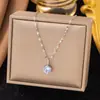 Colar Simples de Zircônia Banhado a Ouro Real com Microincrustação de Cobre de Luxo Leve para Mulheres, Nova Corrente Versátil para Clavícula com Design de Nicho e um Senso de Sofisticação