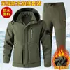 Conjunto de jaqueta softshell impermeável e macia com forro de fleece para outono e inverno masculino, roupas quentes para montanhismo, vestuário de trabalho protetor para atividades ao ar livre, roupas de trabalho resistentes à sujeira
