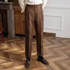 Los Mismos Pantalones Casuales Rectos de Cintura Elástica para Hombre de Primavera y Otoño Estilo Retro Británico Versátiles Marrón