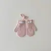 Guantes Coreanos para Niños Qiunan, Nuevo Estilo Otoño e Invierno, Color Sólido, Sencillos, Cálidos, de Dedo Completo, con Cuerda para Colgar en el Cuello para Bebés
