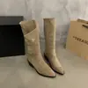 Botas longas retrô de nicho para mulheres petite, novo estilo outono e inverno de 2026, design francês, botas western cowboy marrons