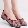 Zapatos de Mujer de Punto Volador Estilo Nuevo Zapatos de Tela del Viejo Pekín Ligeros Transpirables Slip-on Zapatos de Madre Suela Suave Zapatos Casuales para Mujer