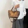 2025 Nueva Bolsa Nube de Gran Capacidad Bolso de Mujer Bolso de Plumón Plegado Simple Tendencia Casual al por Mayor Bolsa Acolchada para Mujer