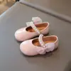 Nuevos zapatos de princesa para niña con lazo, mocasines de primavera y otoño, zapatos de una sola suela suaves y antideslizantes, zapatos de cuero para bebés y niños en rosa