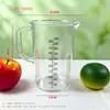 Taza medidora de plástico con tapa y escala en stock, especializada para tiendas de té de burbujas, jarra medidora doméstica de grado alimenticio, resistente a altas temperaturas