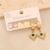 [Ice Meng] 3 pares de pendientes retro de malaquita, amor, flores, pendientes de acero inoxidable, joyería transfronteriza E569