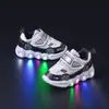 Al por mayor Zapatillas Luminosas Nuevas de Dibujos Animados para Niños Primavera y Verano para Niños Pequeños y Medianos Zapatillas Luminosas con Velcro Zapatos Casuales
