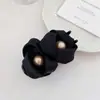 Presilha de Cabelo Princess Hepburn [Ponte da Pega] Estilo Flor de Botão de Alta Qualidade, Elegante e Estilosa para Mulheres, Design Irregular para Trabalho e Deslocamento
