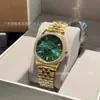 Nuevo Modelo de Reloj de la Emperatriz Viuda, Reloj para Mujer Saturno Azul Hielo Triturado, Reloj para Mujer Fruta del Dragón Verde Menta, Disponible para Dropshipping