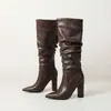 Botas Martin femininas de bico fino para outono e inverno, botas de couro de cano alto na cor sólida, botas femininas leves de calçar com sola de borracha macia e salto alto, tamanho grande