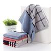 Venta al por mayor de fábrica toalla cuadrada 35*35 suave absorbente engrosada toalla pequeña puesto cuadrado supermercado toalla para babas