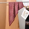 Elegante Chal Triangular para Mujer, Modelo Nuevo de Alta Gama 2026 con Decoración de Flor de Paisley, Bufanda Triangular para Cintura de Mujer