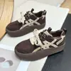 Tênis de Treino Alemão Feminino Estilo Novo Primavera e Outono Solado Grosso Aumentador de Altura Sapatos Casuais Esportivos Design de Cadarço Duplo Sentido Sapatos Únicos
