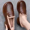 Sapatos Pequenos de Couro Pelúcia para Mulheres Inverno 2025 Sapatos Femininos Novos Mocassins de Algodão Sapatos de Algodão Espessados para Mulheres Sapatos de Gorro de Salto Baixo