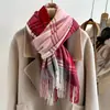Novo Cachecol de Cashmere Xadrez para Comércio Exterior Atmosfera Outono e Inverno Cachecol Versátil Moda Novo Borda com Franjas Espessada Feminino