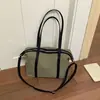 Bolso Tote Versátil de Gran Capacidad Estilo Retro Casual para Mujer 2026 Nuevo Estilo Primavera Bolso de Hombro Cruzado Ligero de Gama Alta