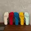 Sandalias tanga estilo minimalista francés Chuyuji para mujer, para uso exterior en verano, 2026, gamuza suave, brisa suave de la tarde, tiras finas de playa