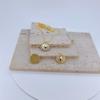 Colar elegante de pingente único com concha banhada a ouro, design vazado transfronteiriço, borda banhada a ouro de cobre, zircônia micro-cravada, diamante total
