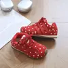 Zapatos de Entrenamiento Moral para Niños 2025 Otoño Nuevos Zapatos Deportivos Lindos de Lunares para Niños Medianos y Grandes Zapatos de Entrenamiento Moral de Moda con Suela Suave