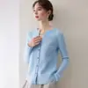 Bai Cai Rong Estilo Nuevo de Otoño Cárdigan de Cachemira Cuello en V Canalé Vertical Tejido Delgado Suéter Abrigo Commute
