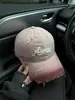 Gorra de Béisbol Vintage Borgoña Desgastada para Mujer, Estilo Retro Americano, Circunferencia de Cabeza Grande, Gorra Versátil con Letras que Hace que la Cara Parezca Más Pequeña